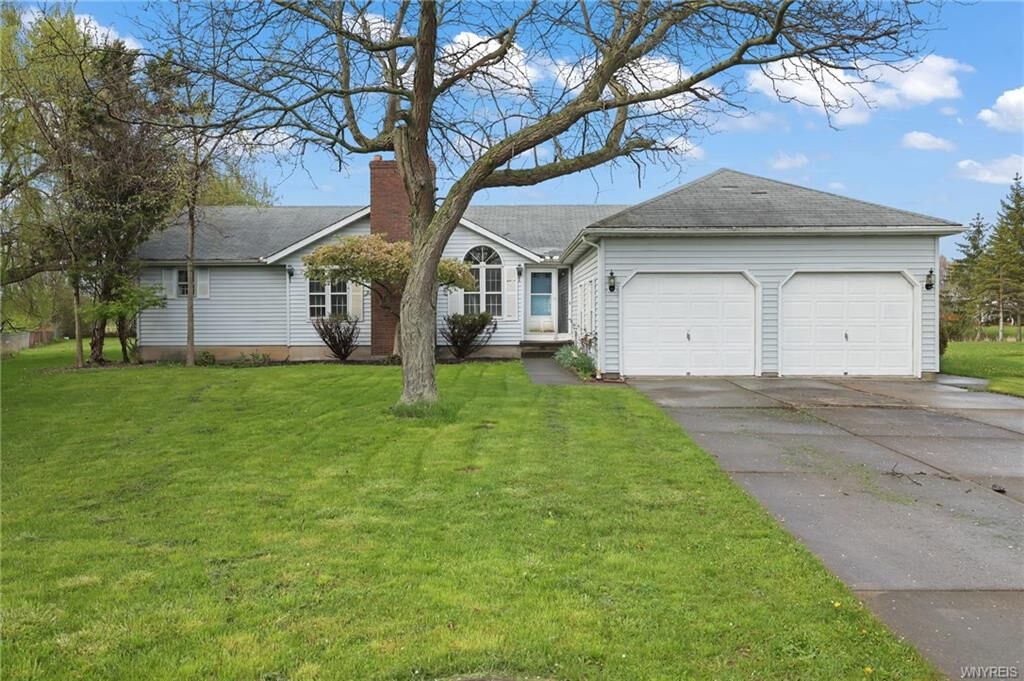Property Photo:  357 Cardinal Lane  NY 14072 