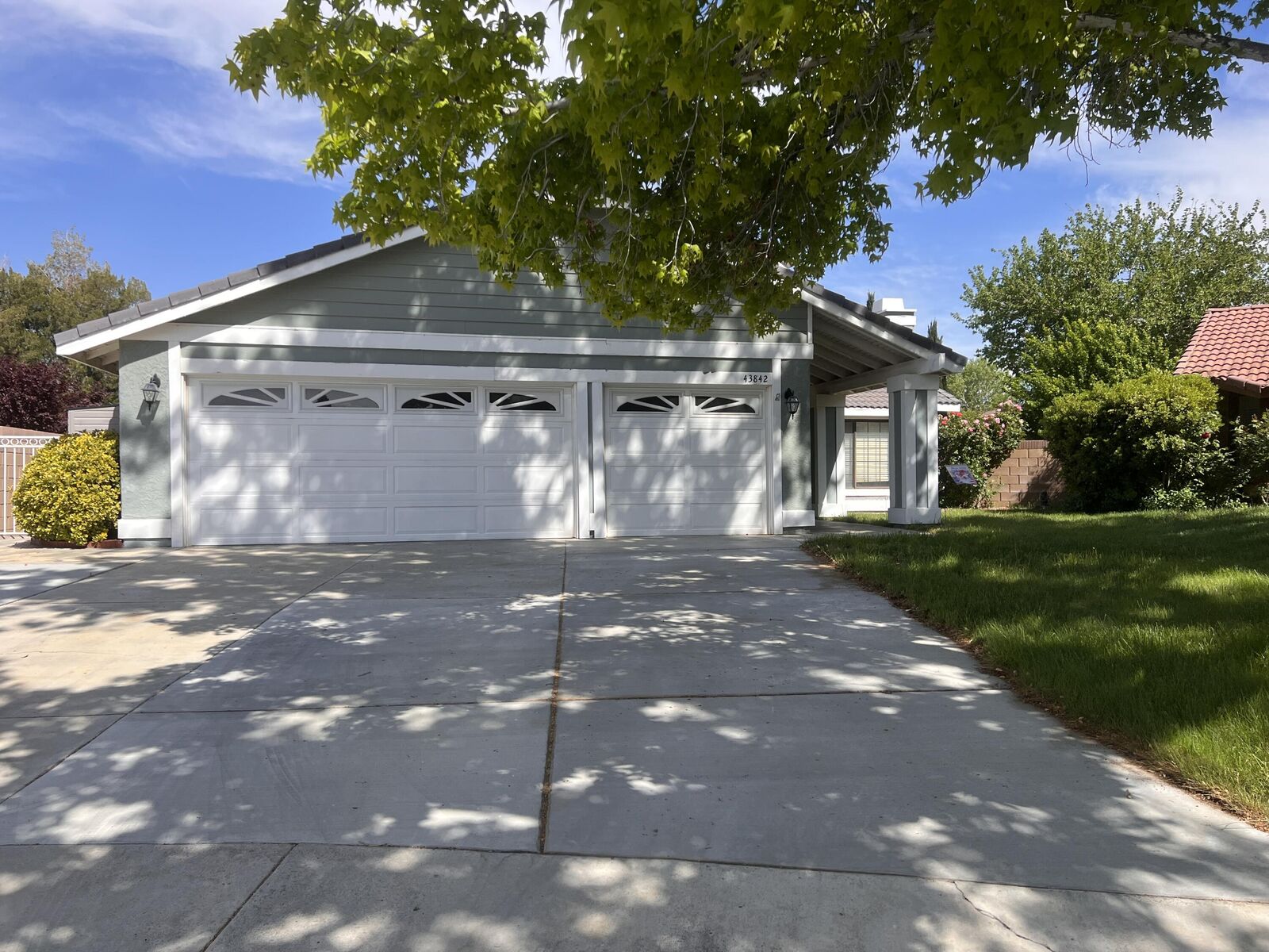 Property Photo:  43842 Windsor Place  CA 93536 