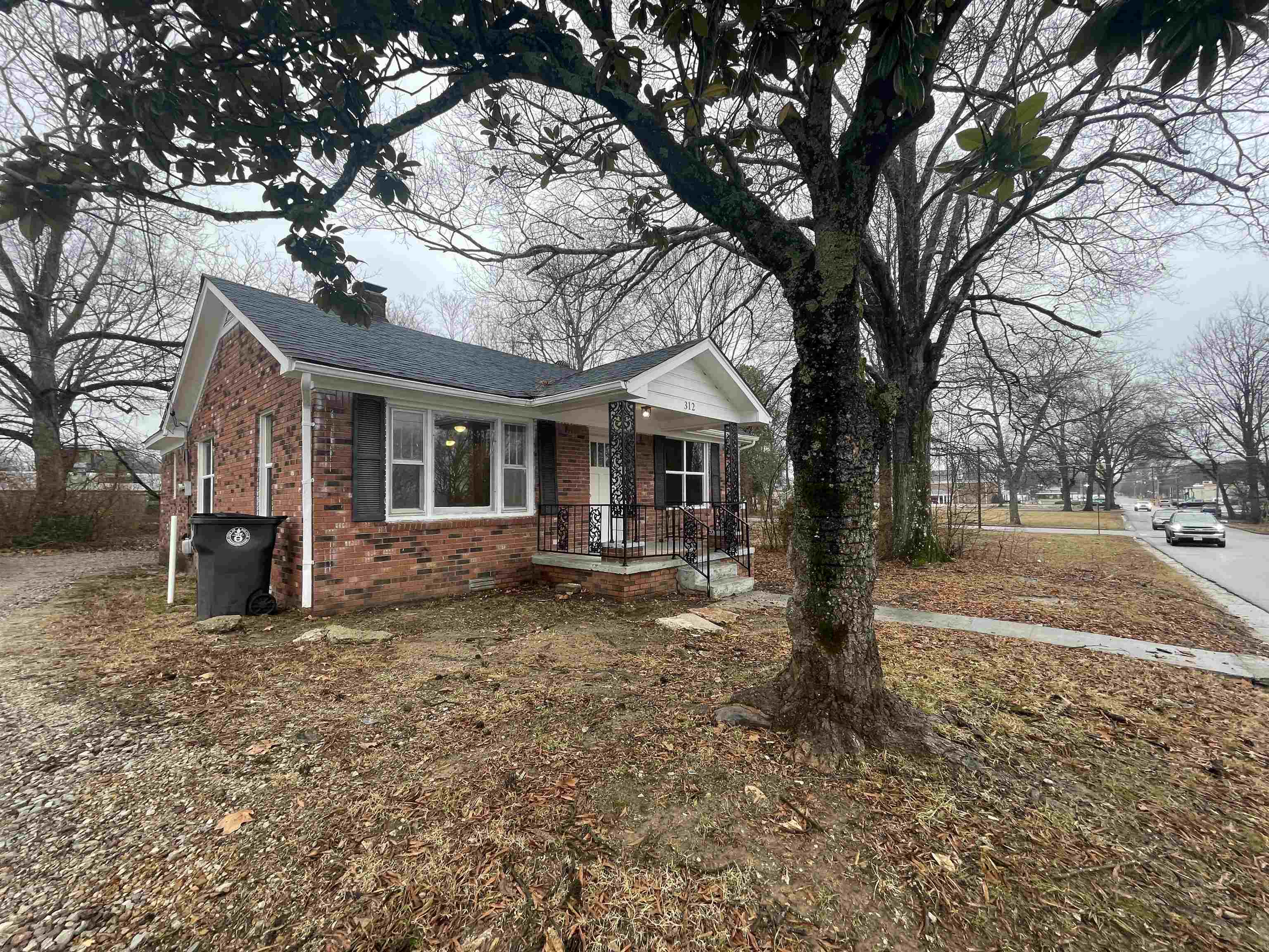 312 S Madison St  Bolivar TN 38008-2514 photo