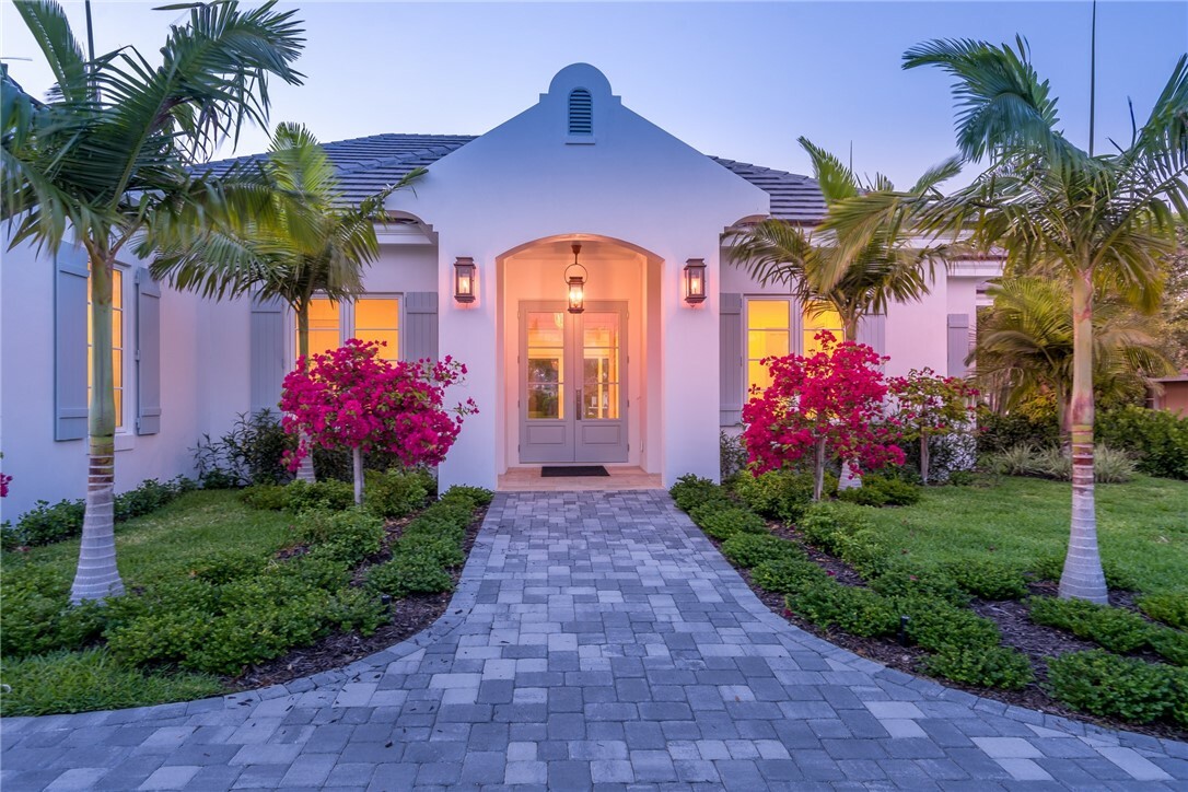 Property Photo: 18 Sea Horse Lane FL 32960