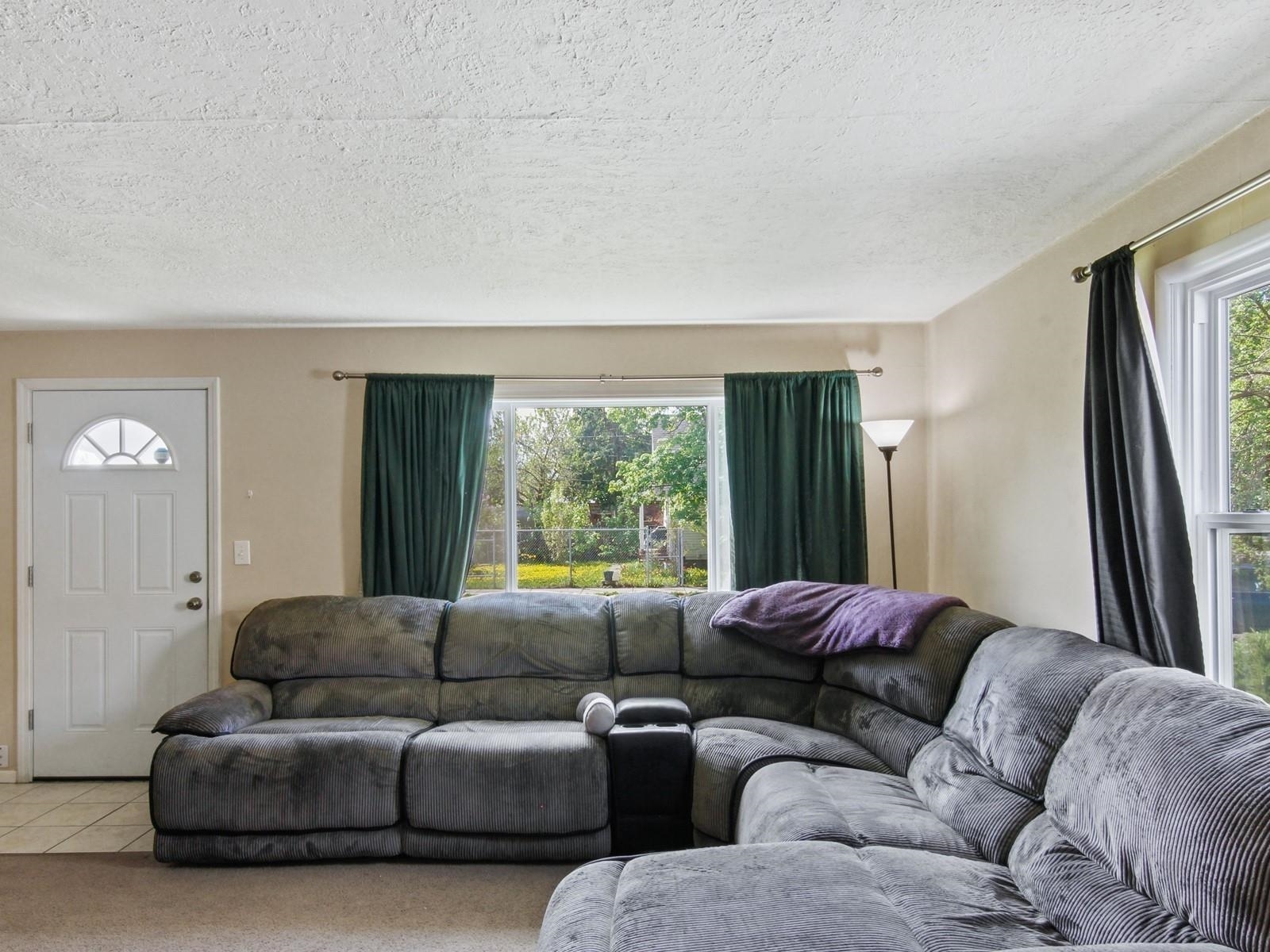 Property Photo: 1907 E Rich Ave WA 99207