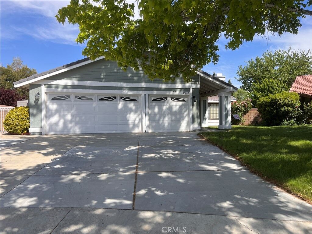 Property Photo:  43842 Windsor Place  CA 93536 