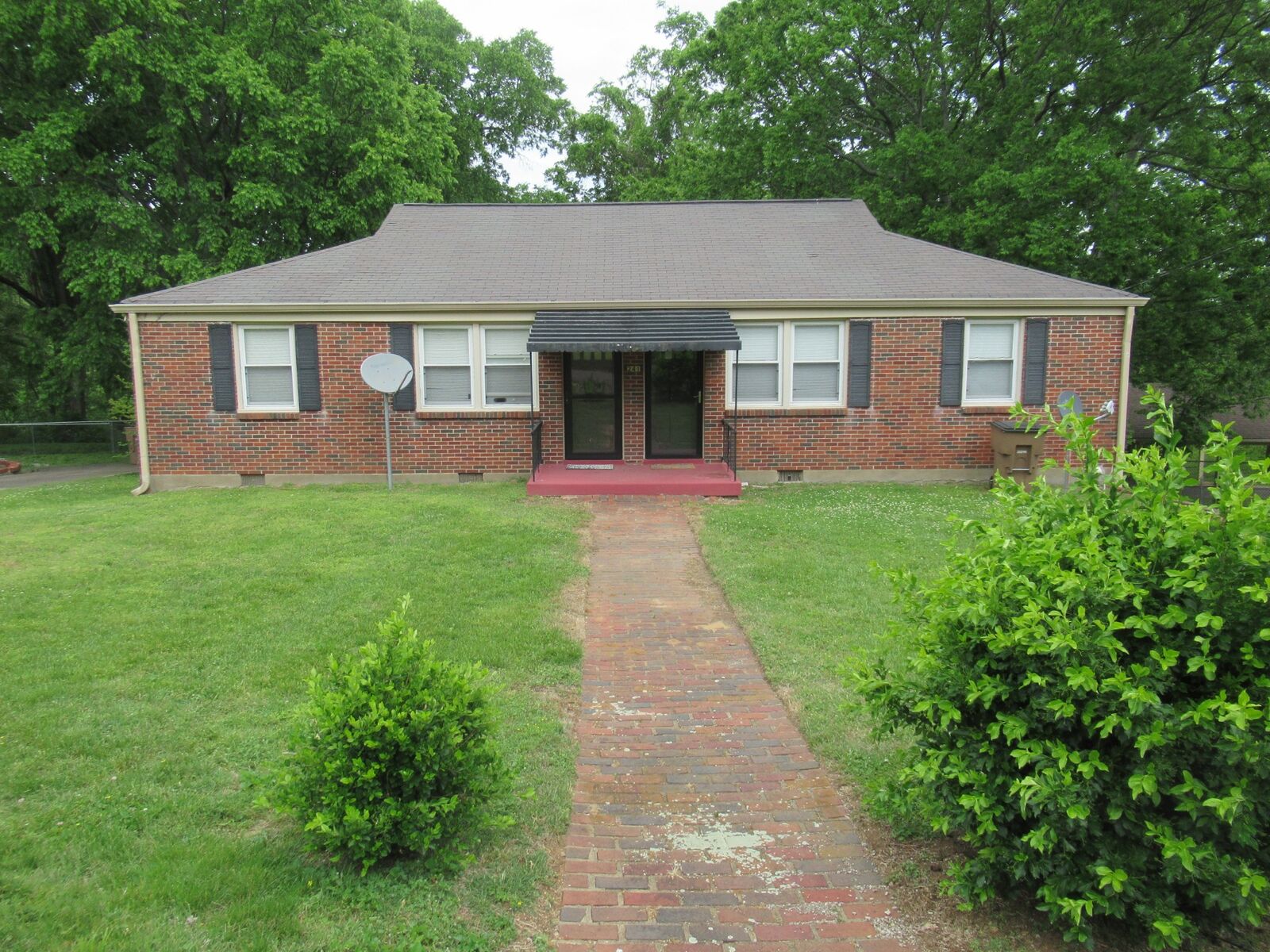 Property Photo: 241 Blue Hills Dr TN 37214