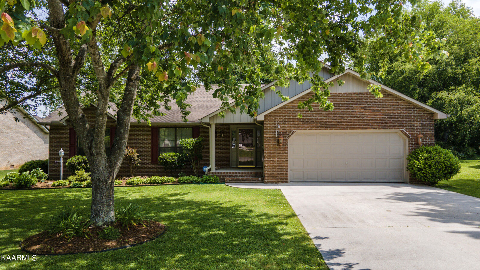 Property Photo:  1536 Cavalier Drive  TN 37803