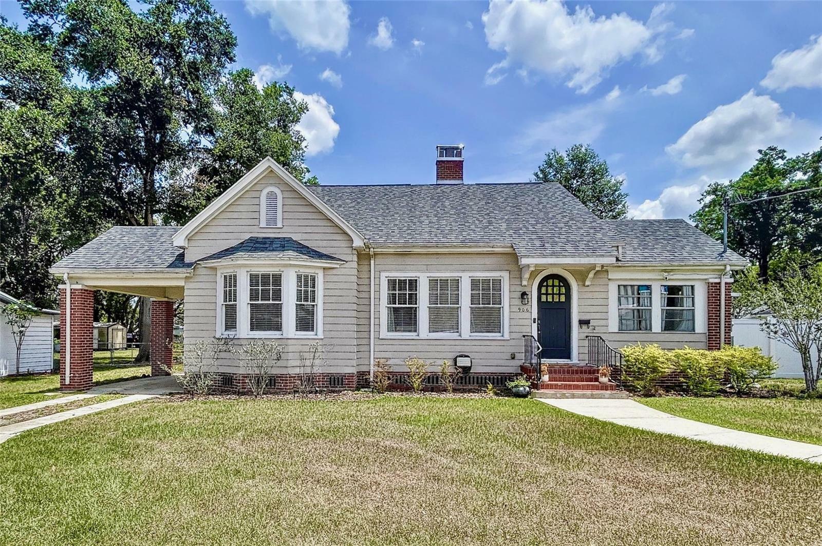 Property Photo:  906 N Wheeler Street  FL 33563 