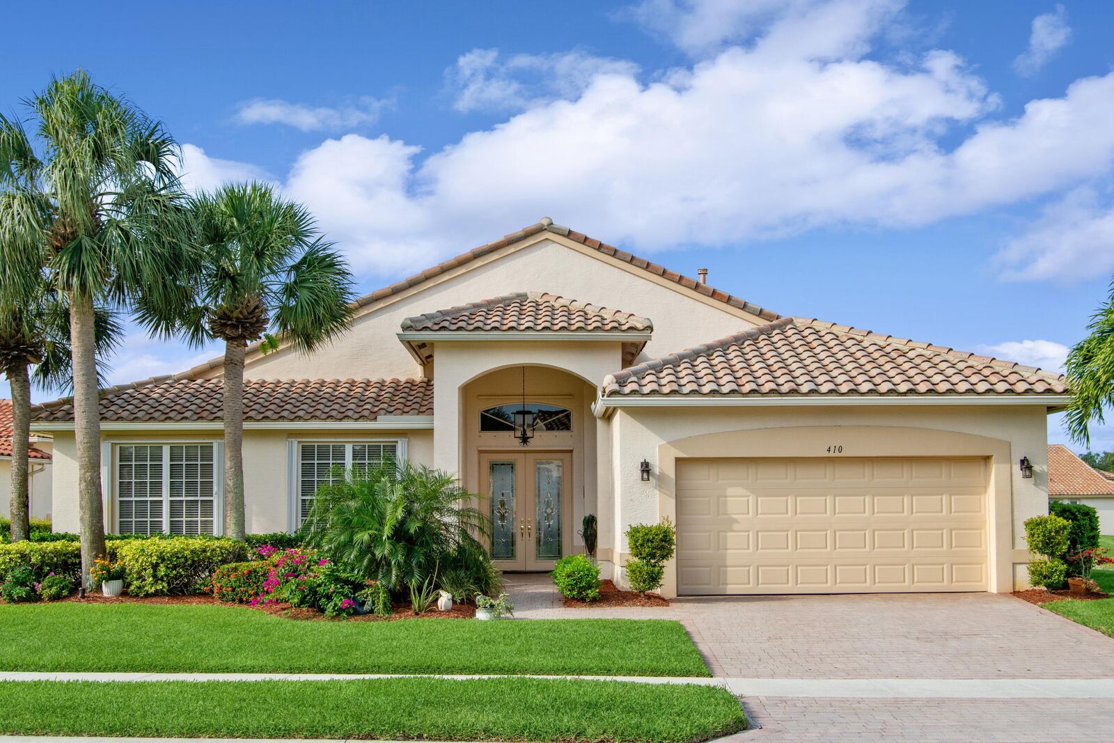 Property Photo: 410 NW Aqua Vista Lane FL 34986