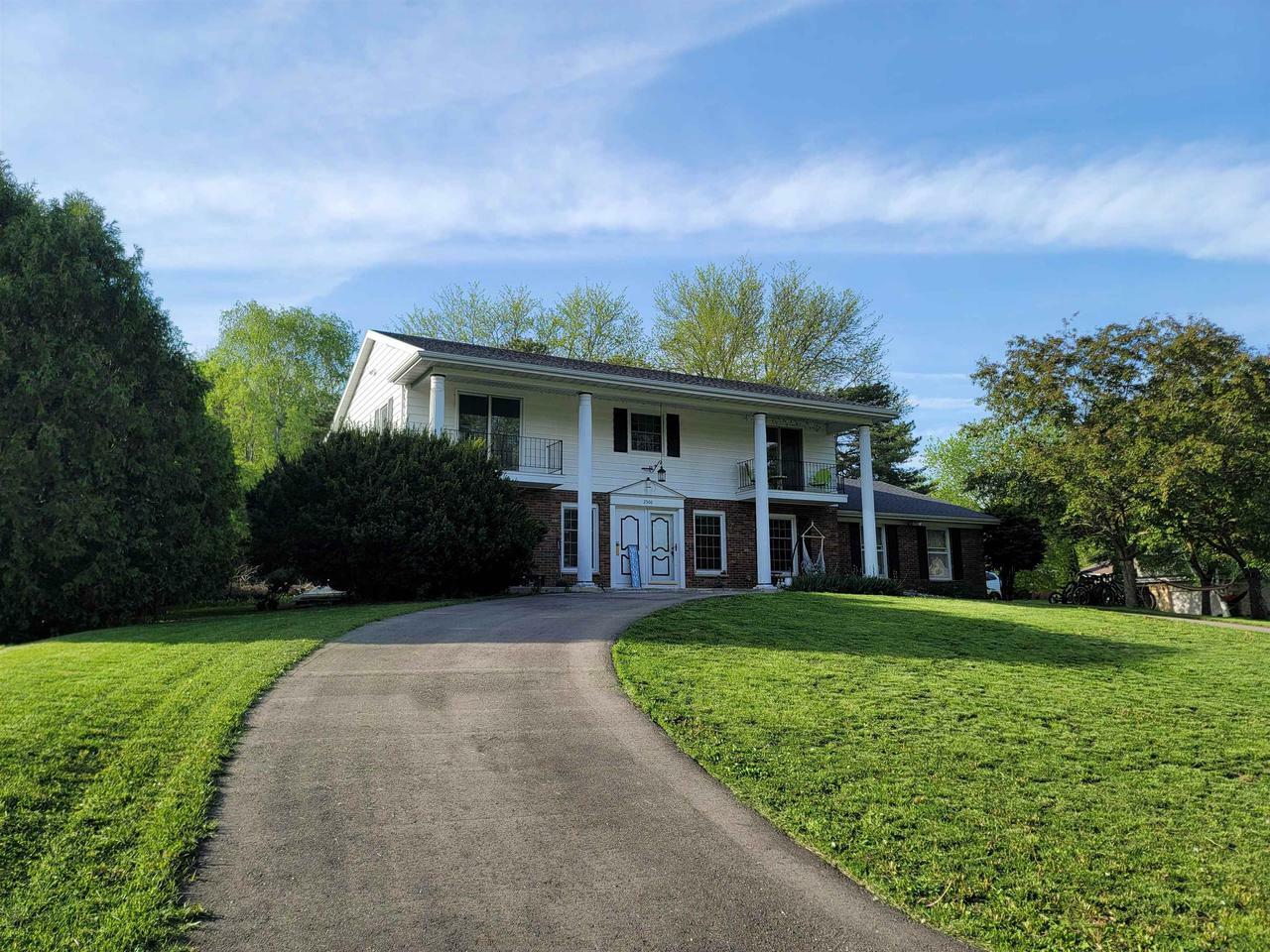 Property Photo: 2506 Linden Ave WI 53548