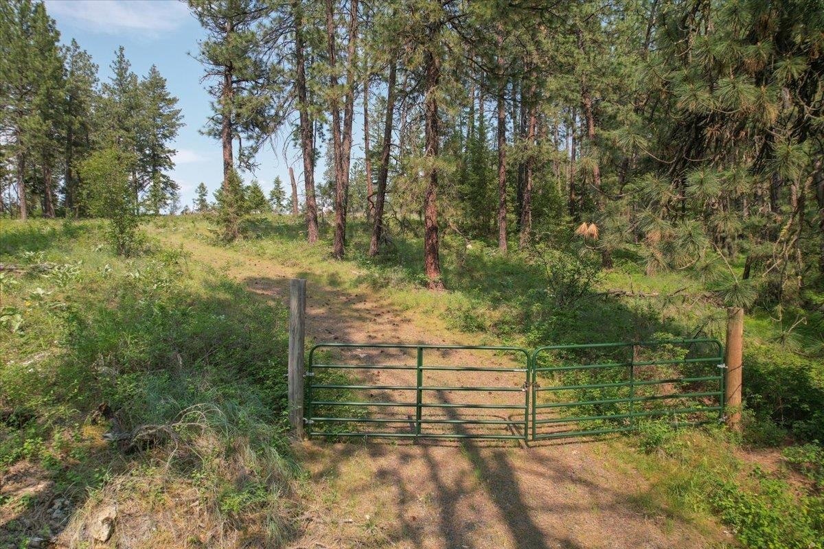 Property Photo: 5461 S Swenson Rd WA 99006