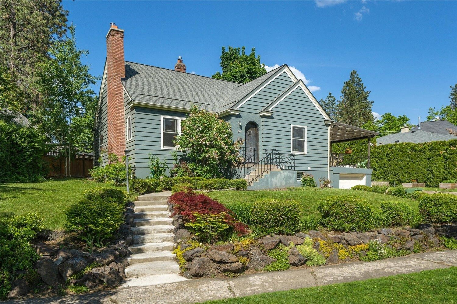 Property Photo:  915 E 28th Ave  WA 99203 