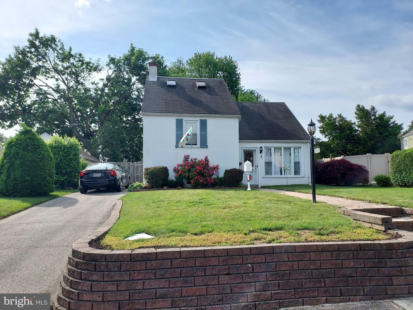 Property Photo: 837 Clyde Lane PA 19128