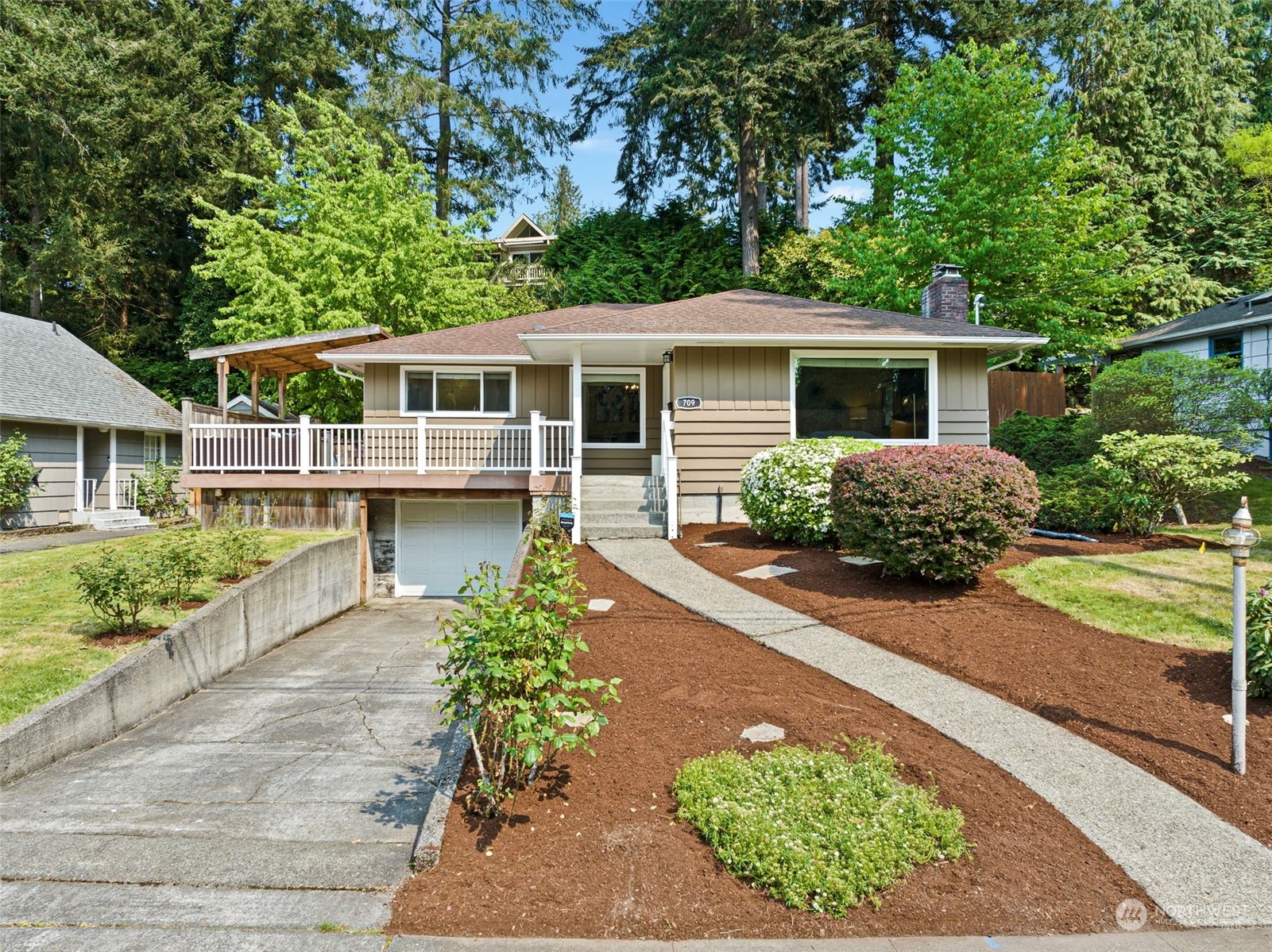 Property Photo:  709 Pasadena Avenue  WA 98466 