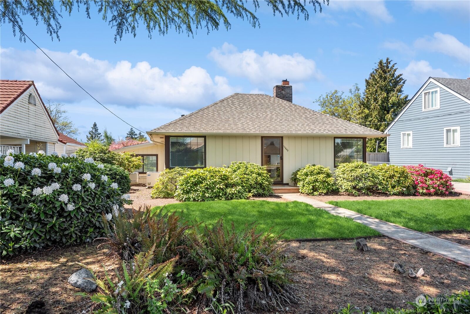 Property Photo:  12849 24th Avenue S  WA 98168 