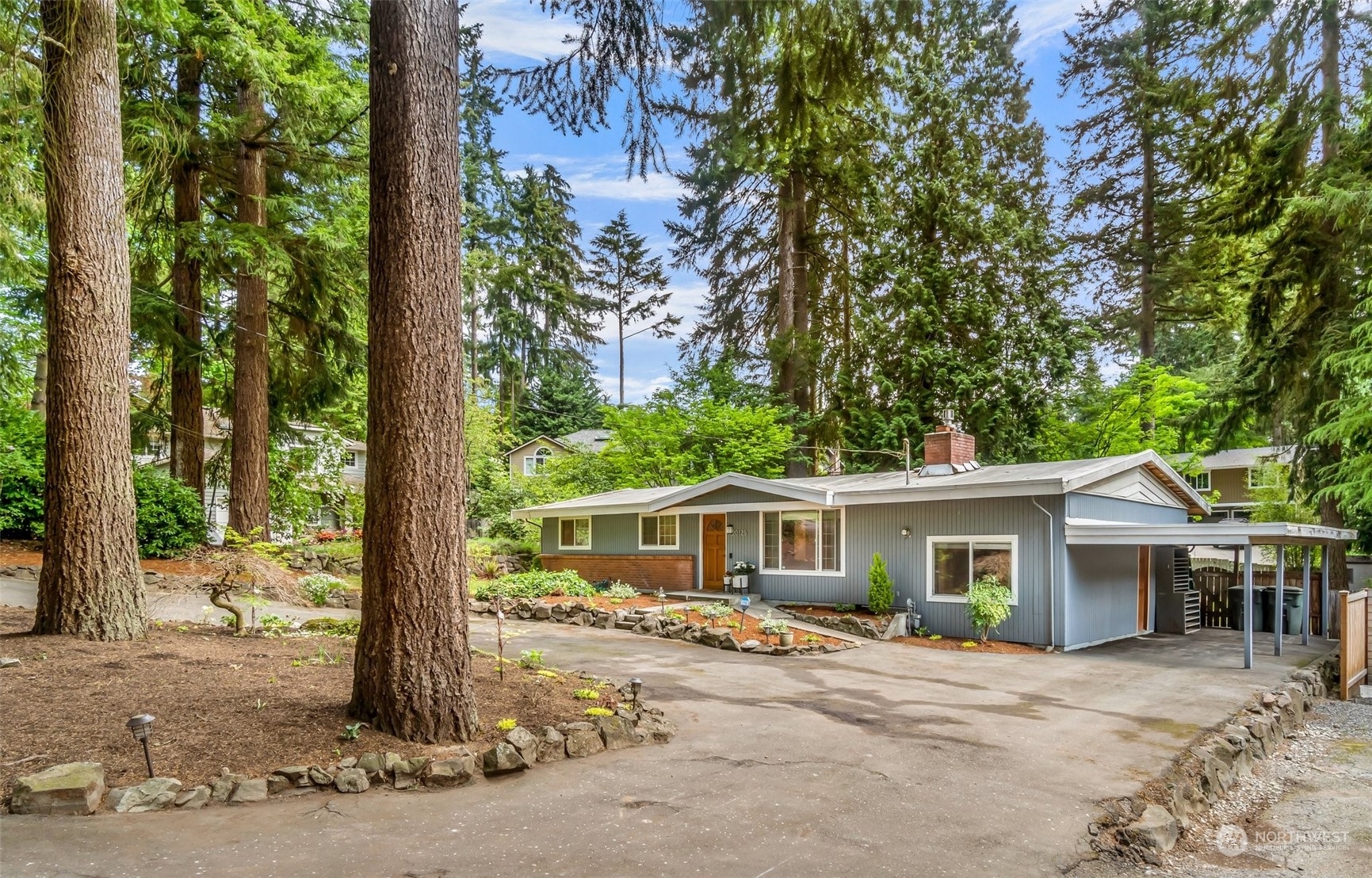 Property Photo:  20125 83rd Avenue W  WA 98026 