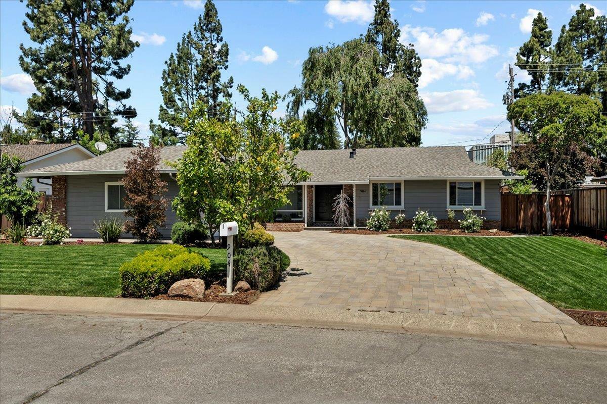 Property Photo:  904 Odell Way  CA 94024 