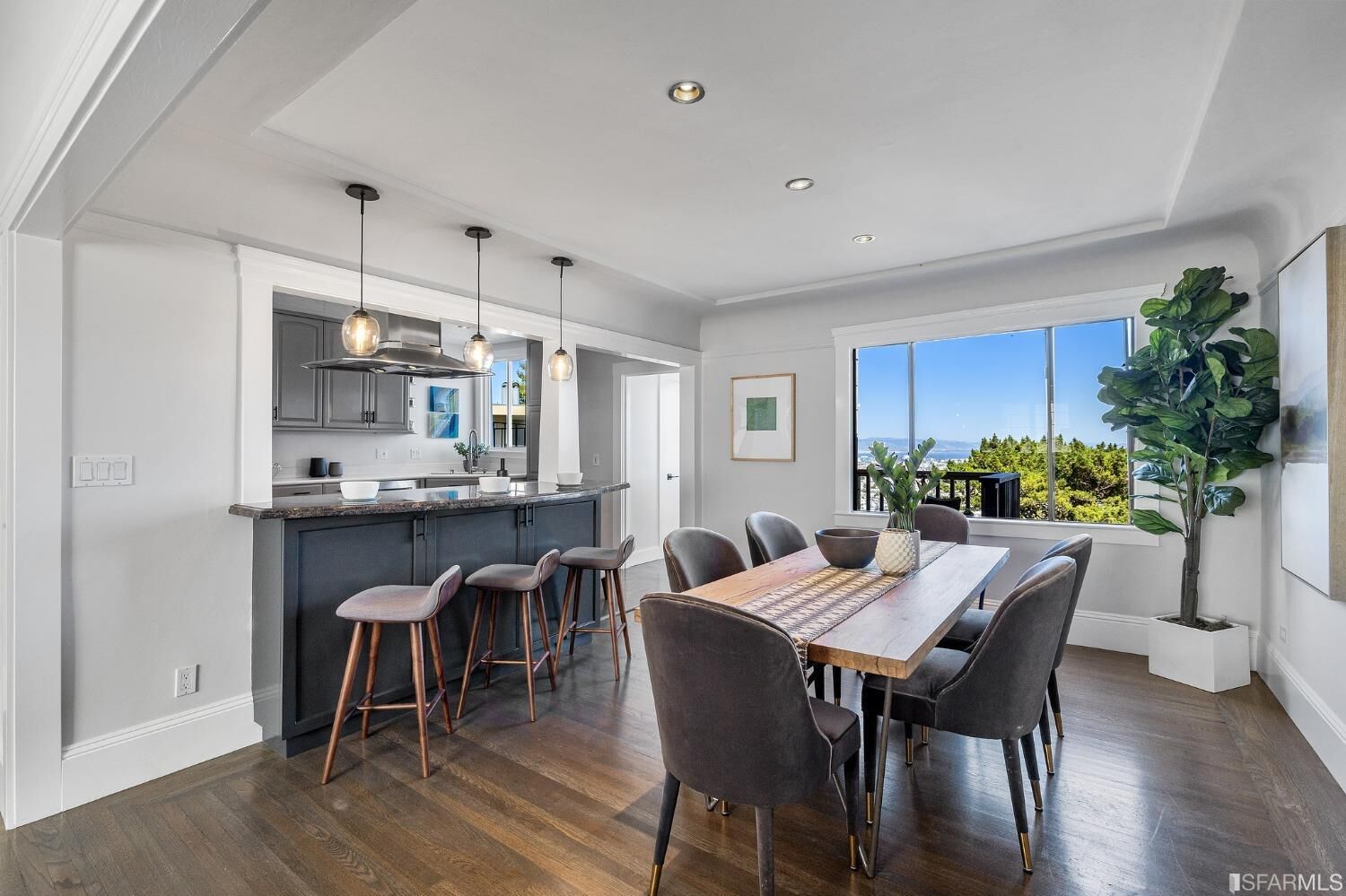 Property Photo: 1324 Clayton Street CA 94114