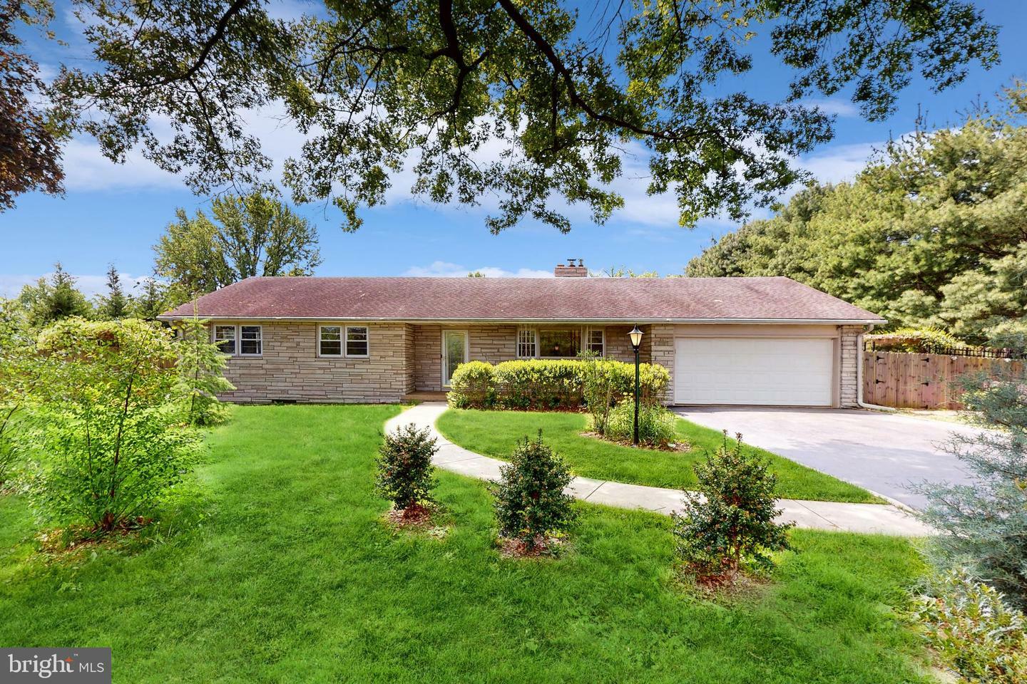 Property Photo: 158 Bull Run NJ 08638