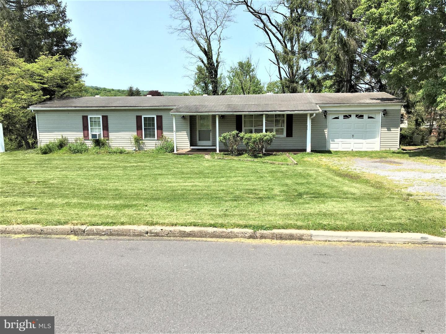 Property Photo: 148 Smithfield PA 15522