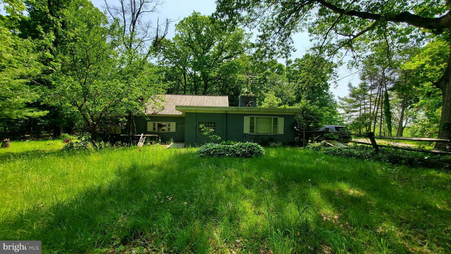 Property Photo:  744 Fairview Drive  PA 17331 