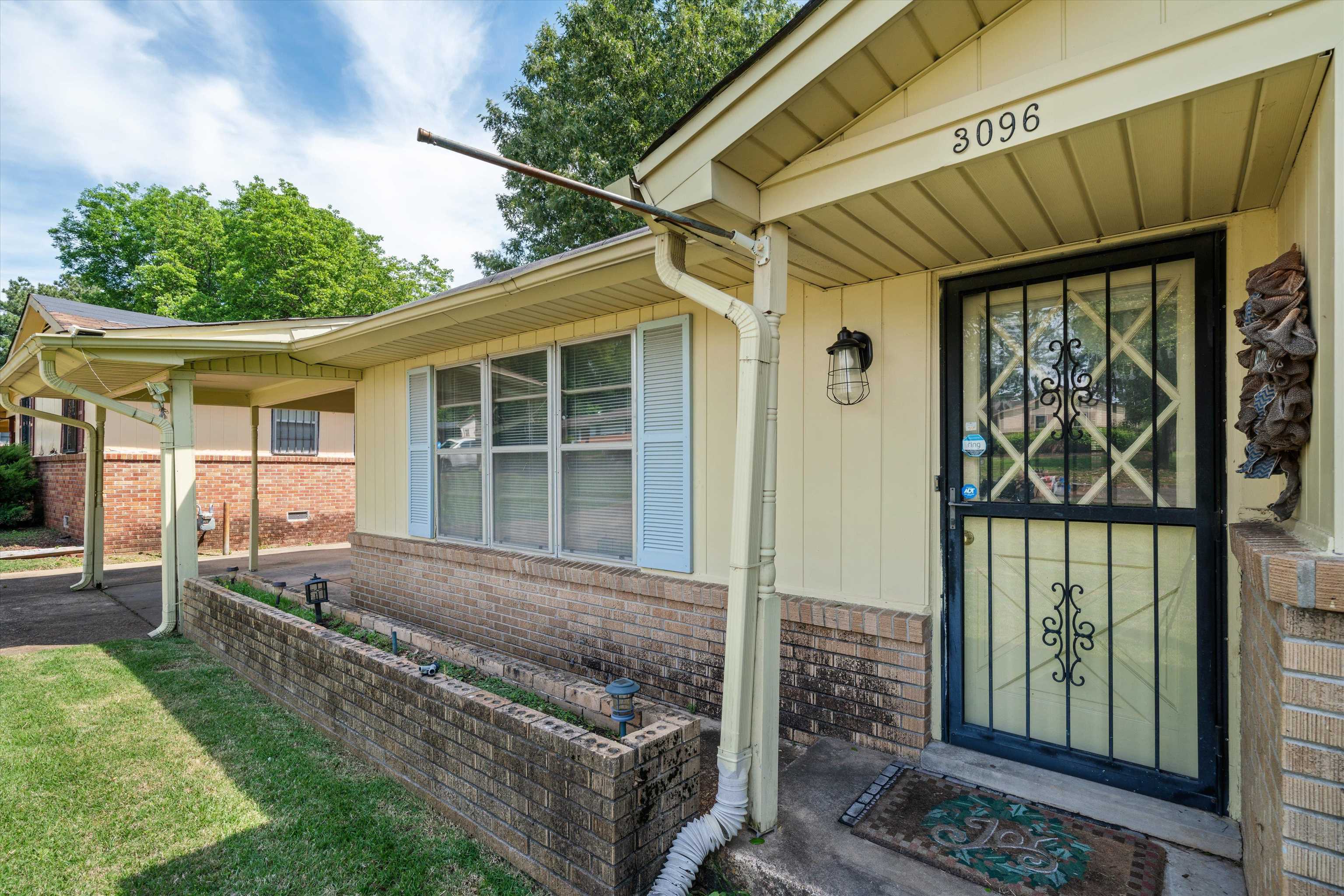 Property Photo:  3096 Boxdale St  TN 38118 