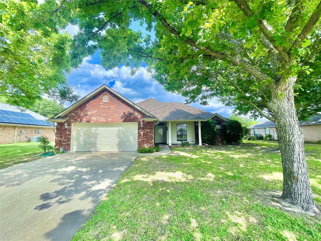 Property Photo:  1107 Calinco Drive  TX 76048 