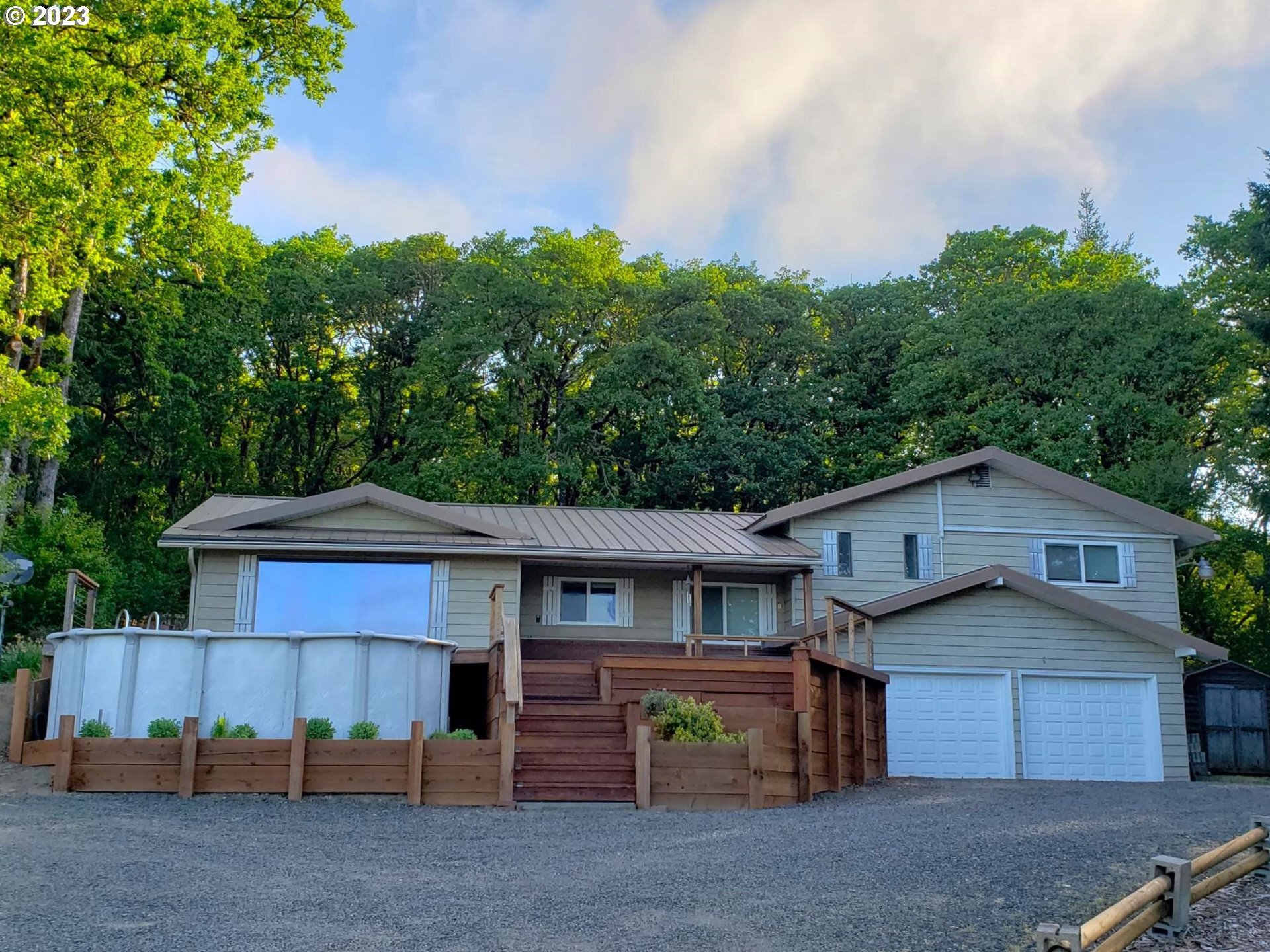 Property Photo:  1777 NE Skyline Dr  OR 97378 