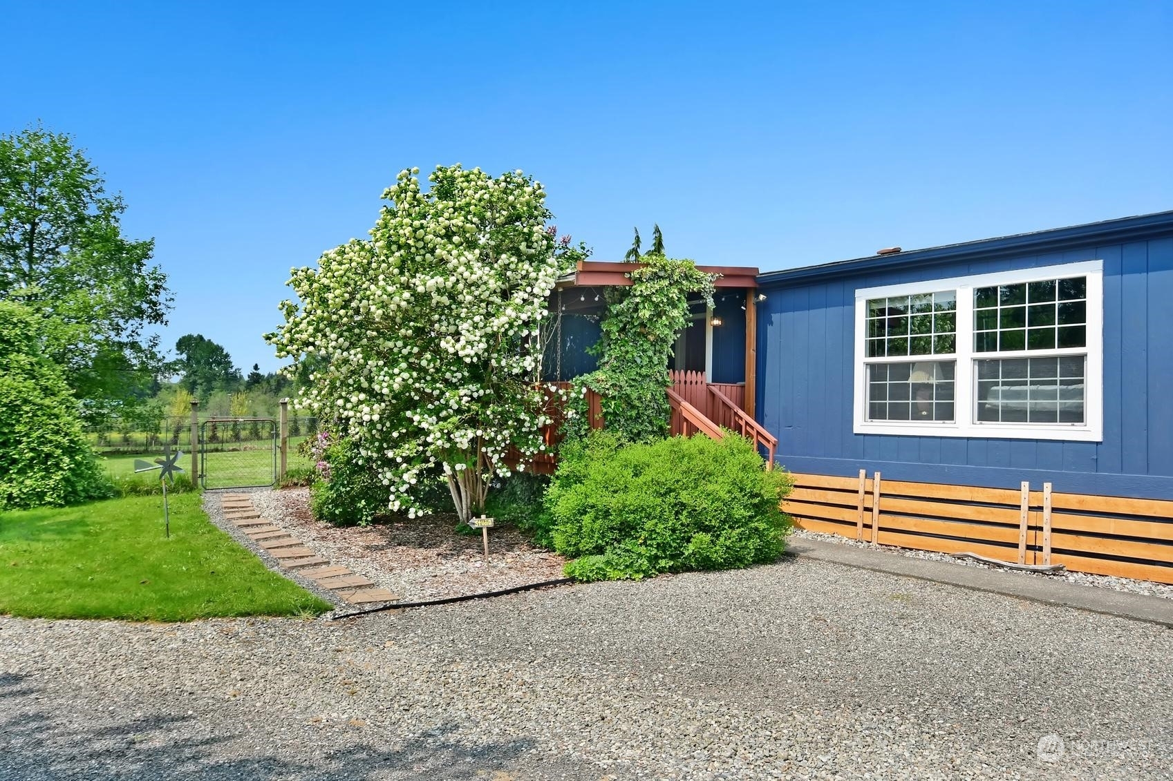 Property Photo:  10319 84th Street NE  WA 98258 