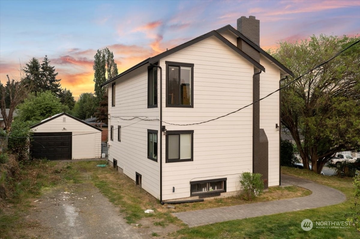 Property Photo:  136 S 120th Street  WA 98168 