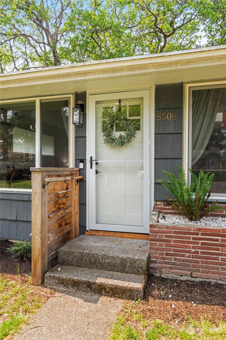 Property Photo:  8508 Leona Way SW  WA 98499 