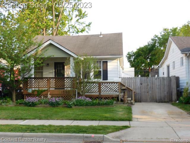 Property Photo:  1292 Holland Street  MI 48009 