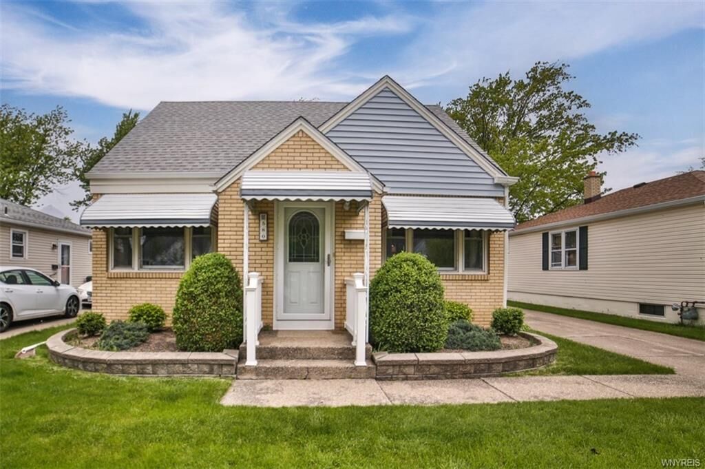 Property Photo:  580 Highland Avenue  NY 14223 