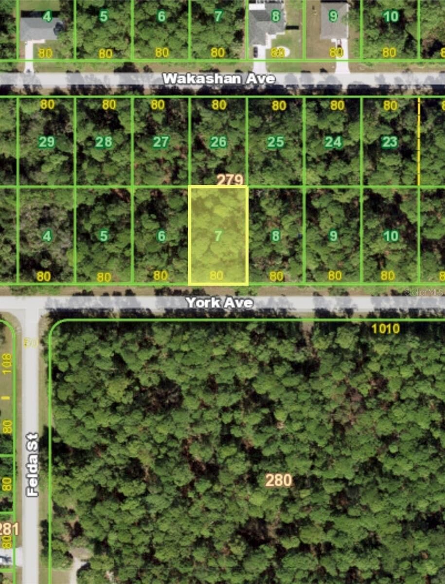 Property Photo: 18118 York Avenue FL 33948