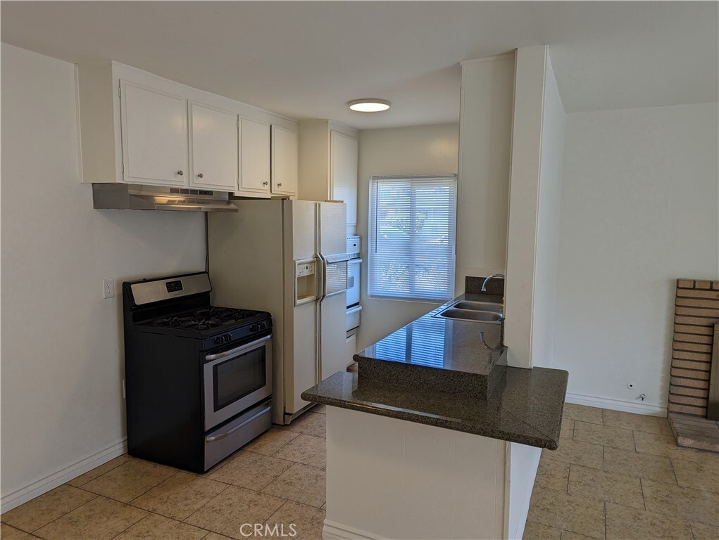 Property Photo:  3532 W Mungall Drive 1  CA 92804 