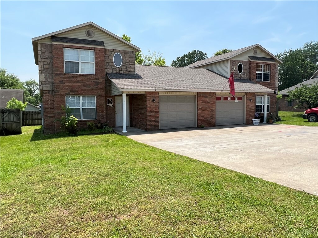 Property Photo:  708 Meghan Street  AR 72761 