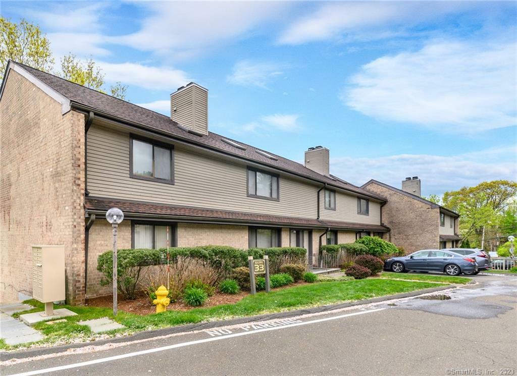 Property Photo:  2539 Bedford Street 33F  CT 06905 