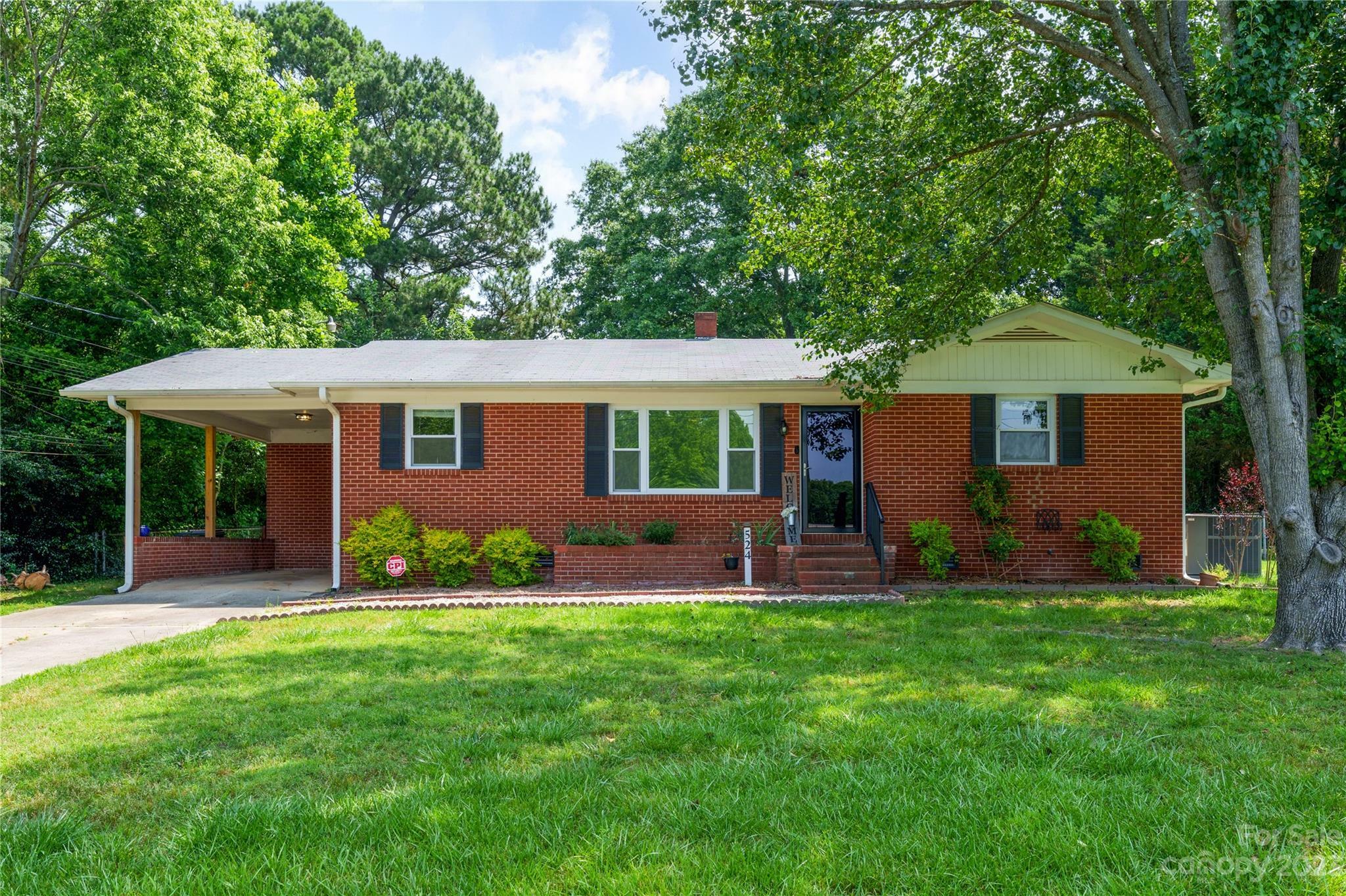 Property Photo:  524 N Buckoak Street  NC 28164 