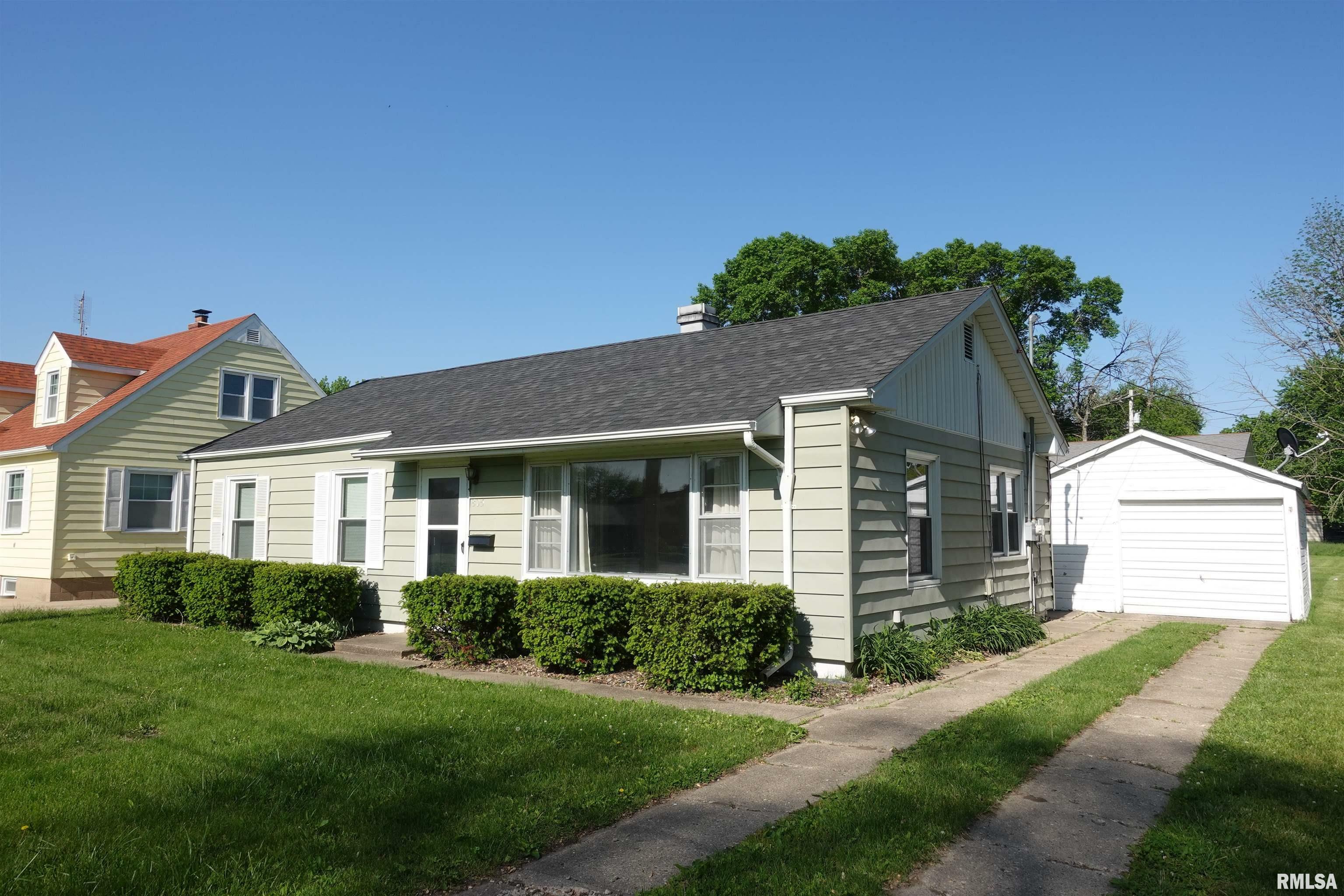 Property Photo:  805 S Farnham Street  IL 61401 