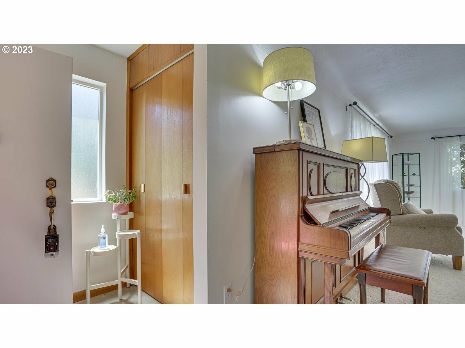 Property Photo: 4307 SW Marigold St OR 97219