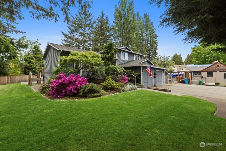 Property Photo: 127 N 203rd Street WA 98133