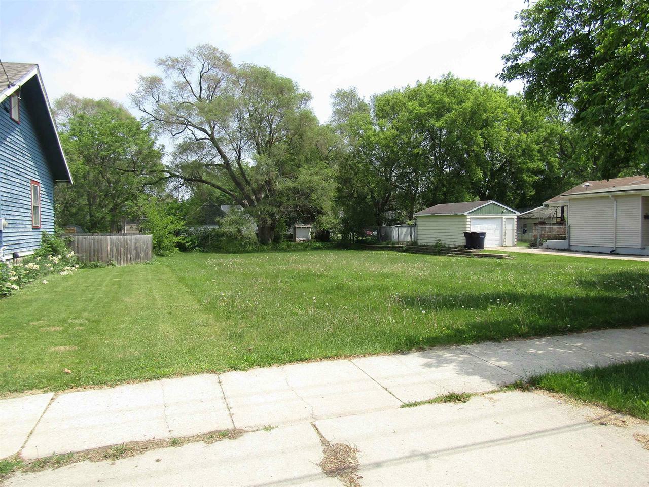 Property Photo:  302 North Pearl St  WI 53548 