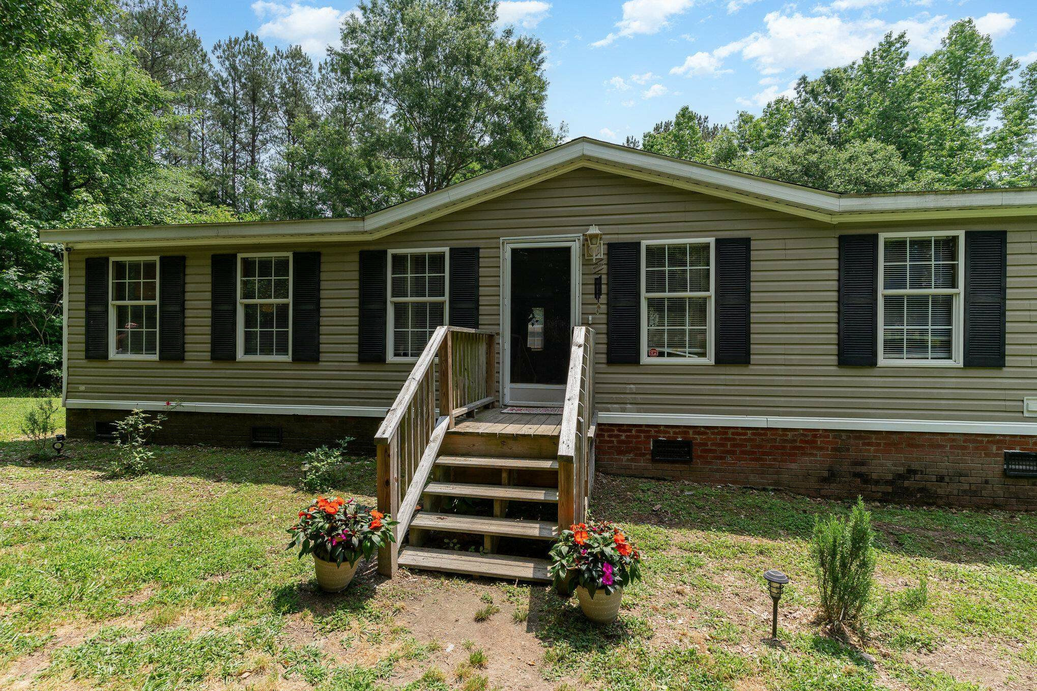 Property Photo: 285 Bridgewater Drive NC 27549