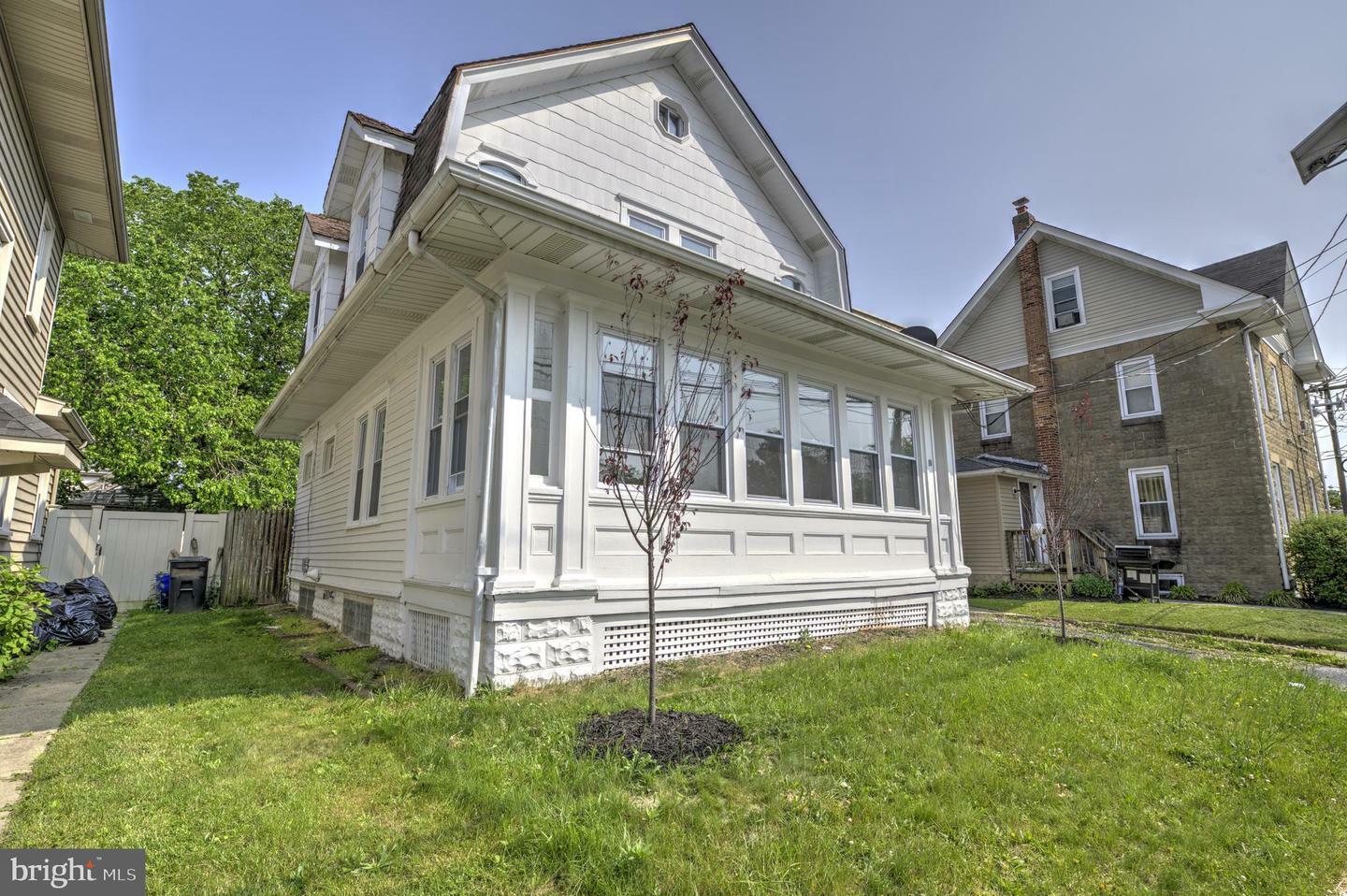 Property Photo:  48 Russell Street  NJ 08096 