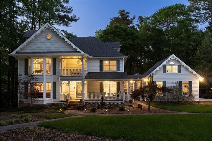 2762 Cliffview Drive SW  Lilburn GA 30047 photo