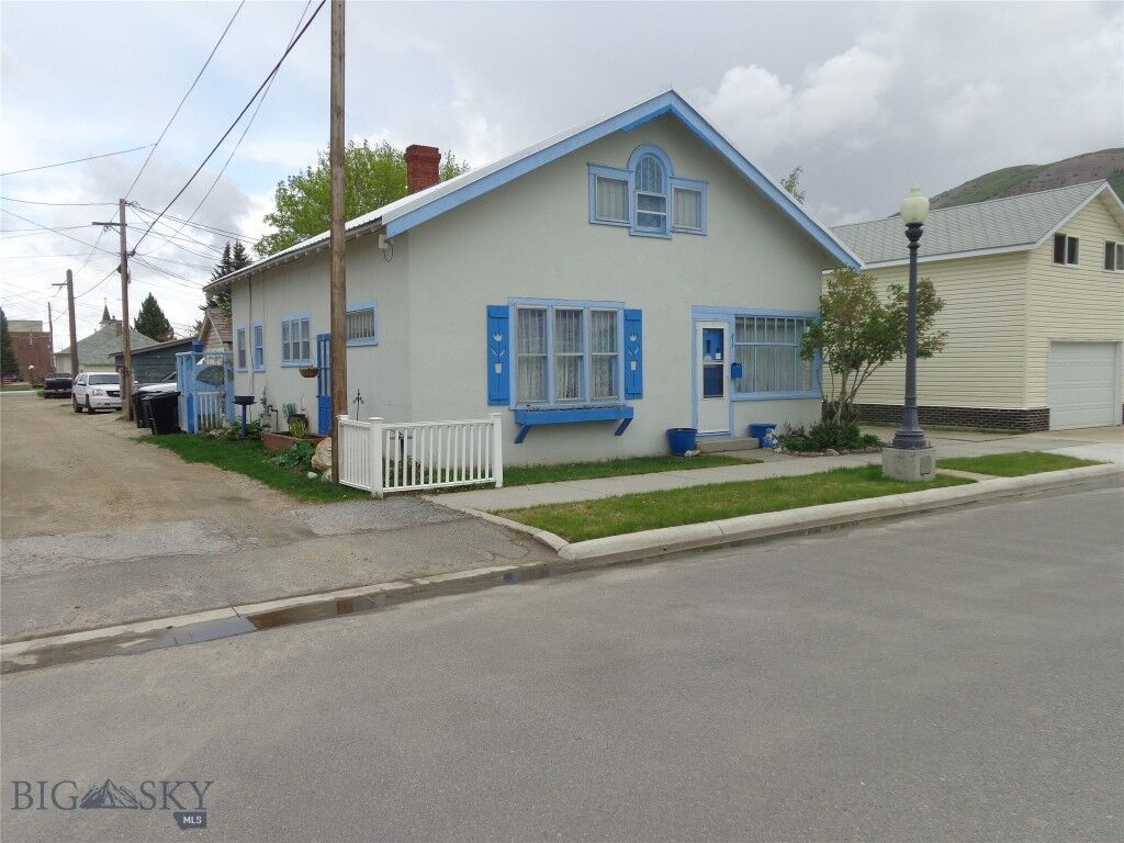 Property Photo:  313 Locust Street  MT 59711 