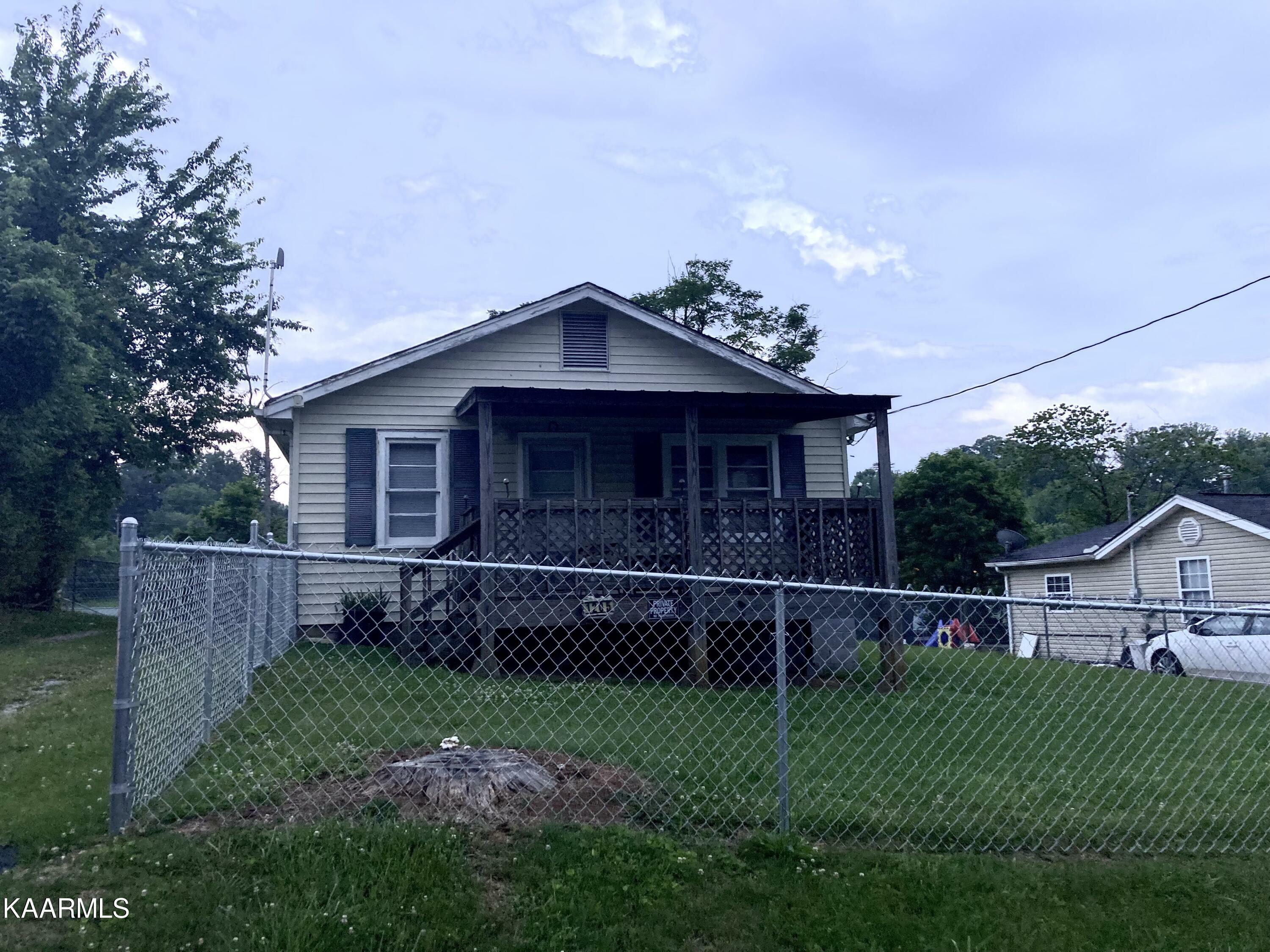 Property Photo:  1205 W Ash St  TN 37766 