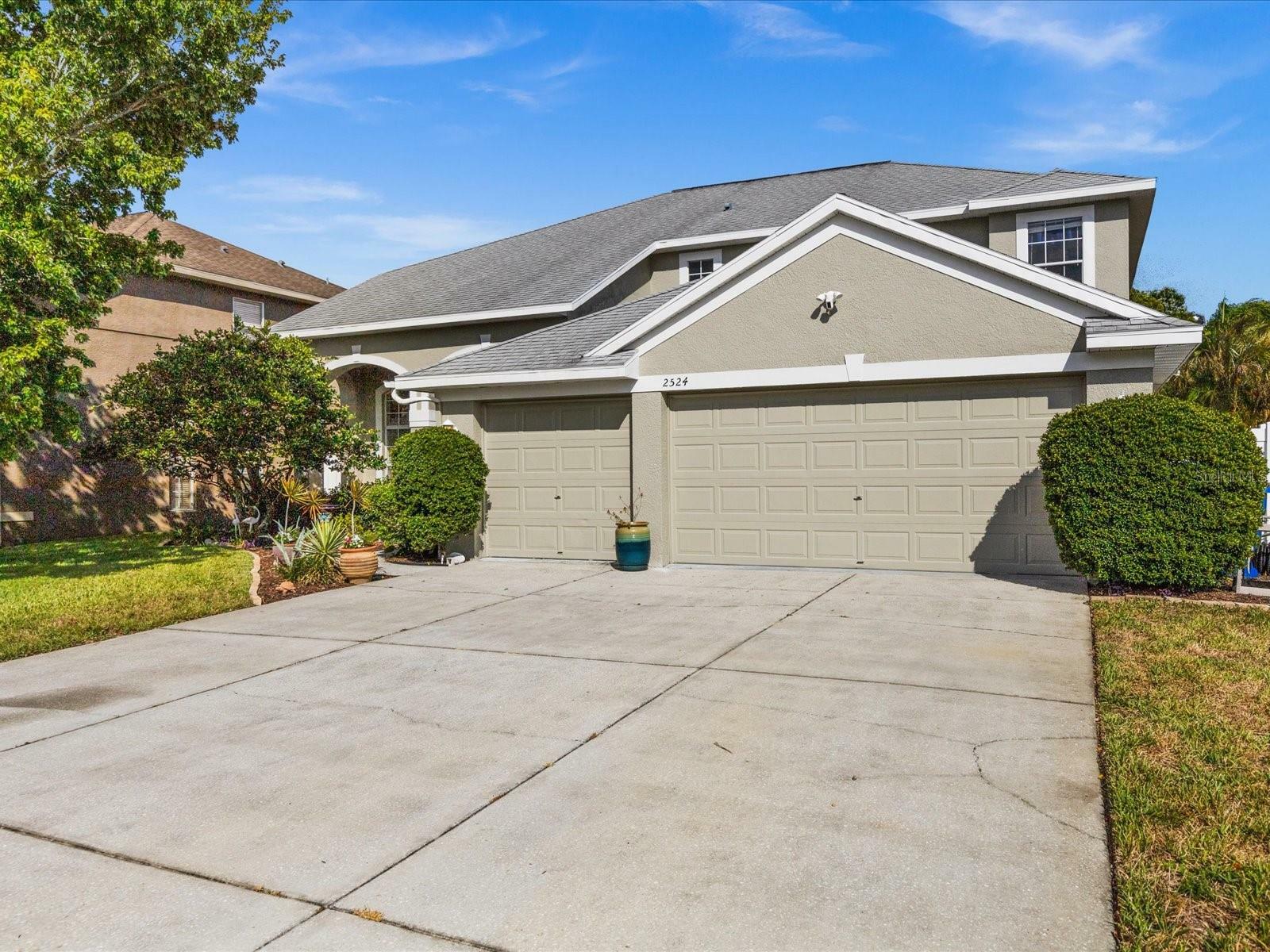 Property Photo:  2524 Eagles Crest Court  FL 34691 