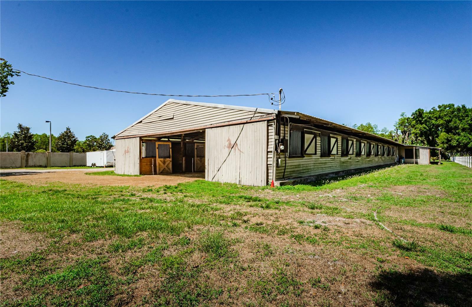 Property Photo: 10502 Henderson Road FL 33625