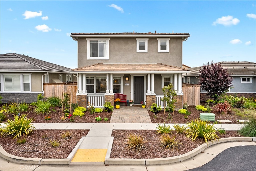 Property Photo:  331 Junipero Way  CA 93401 