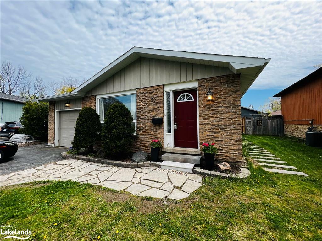 32 Courtice Crescent 1  Collingwood ON L9Y4G1 photo