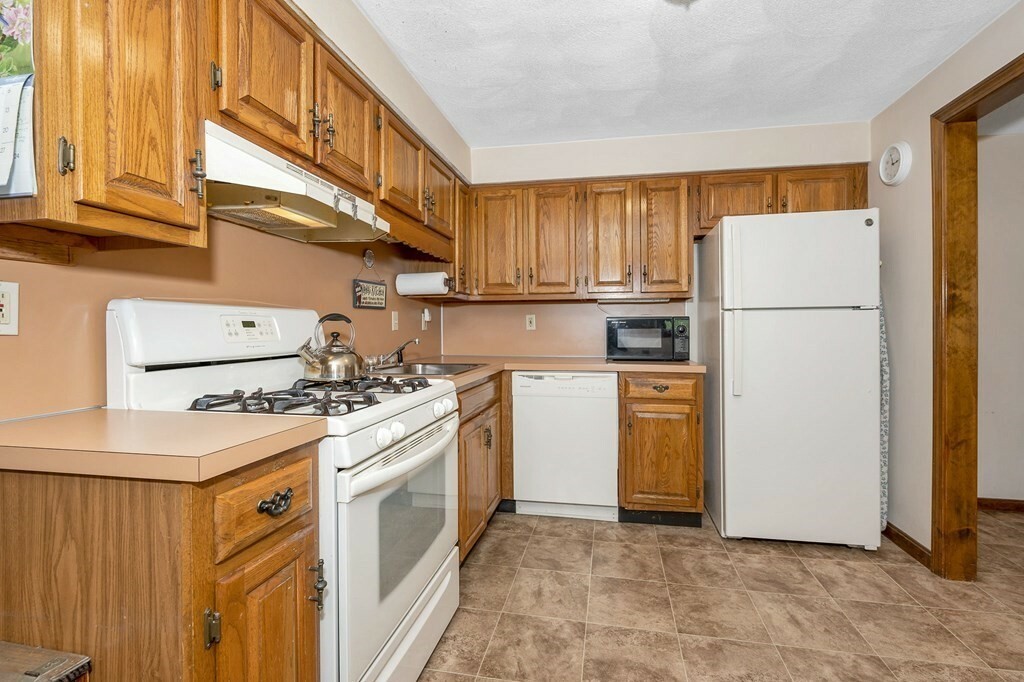 Property Photo:  45 Apache Way 45  MA 01876 