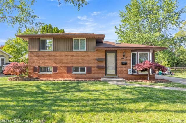 Property Photo:  32192 Pardo Street  MI 48135 